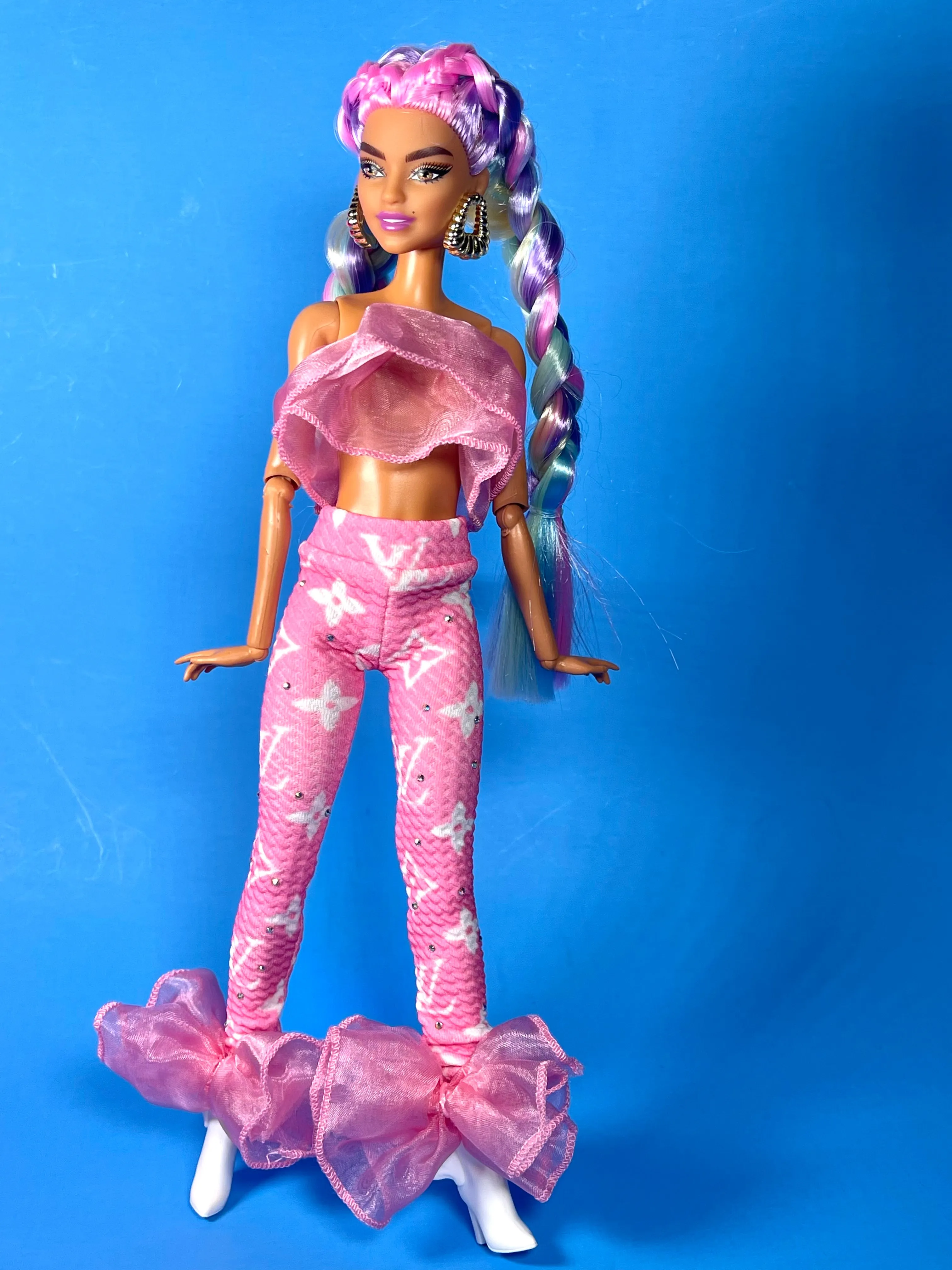 Pink crop top and pink leggings for fashion dolls