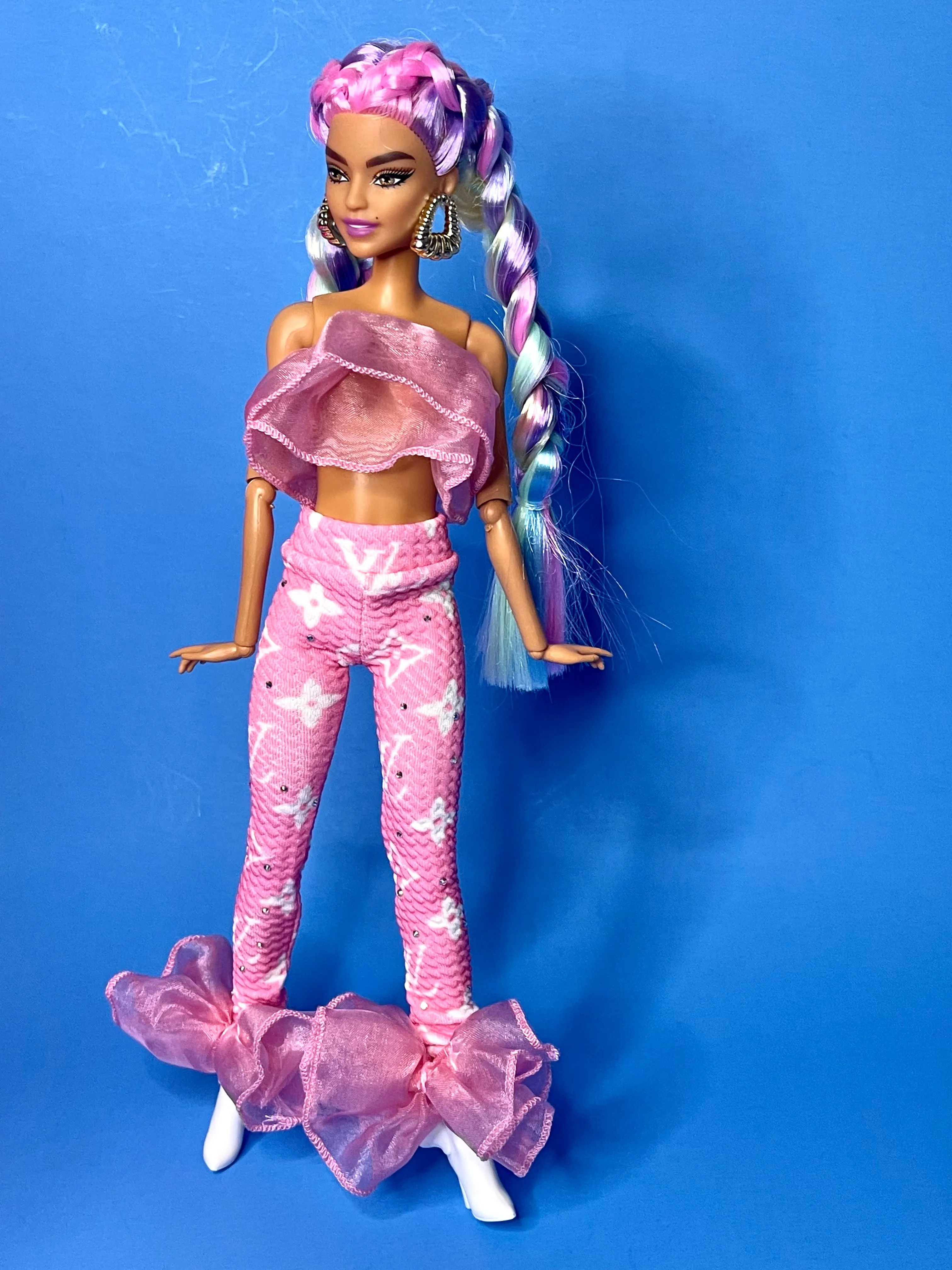 Pink crop top and pink leggings for fashion dolls