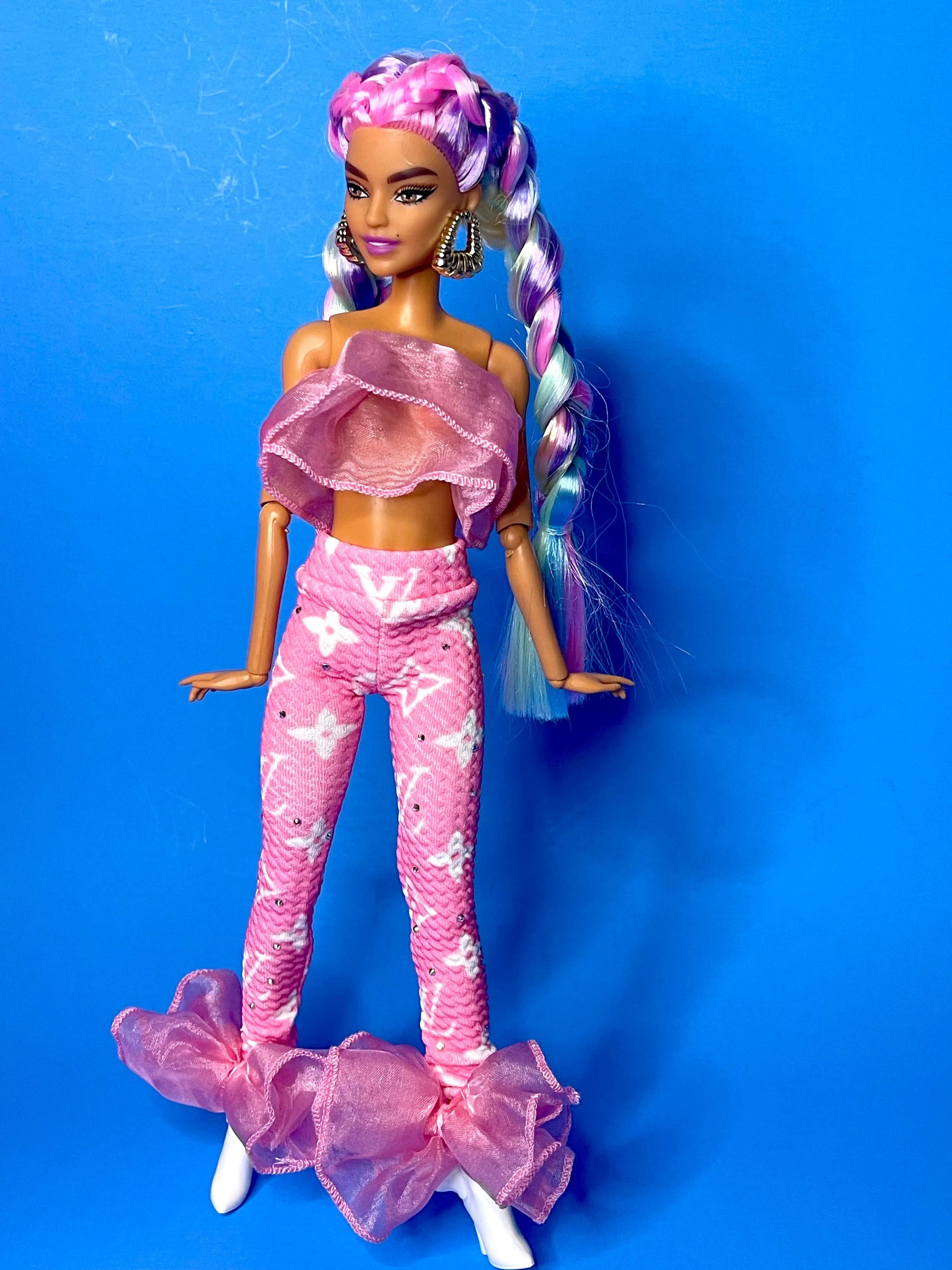 Pink crop top and pink leggings for fashion dolls