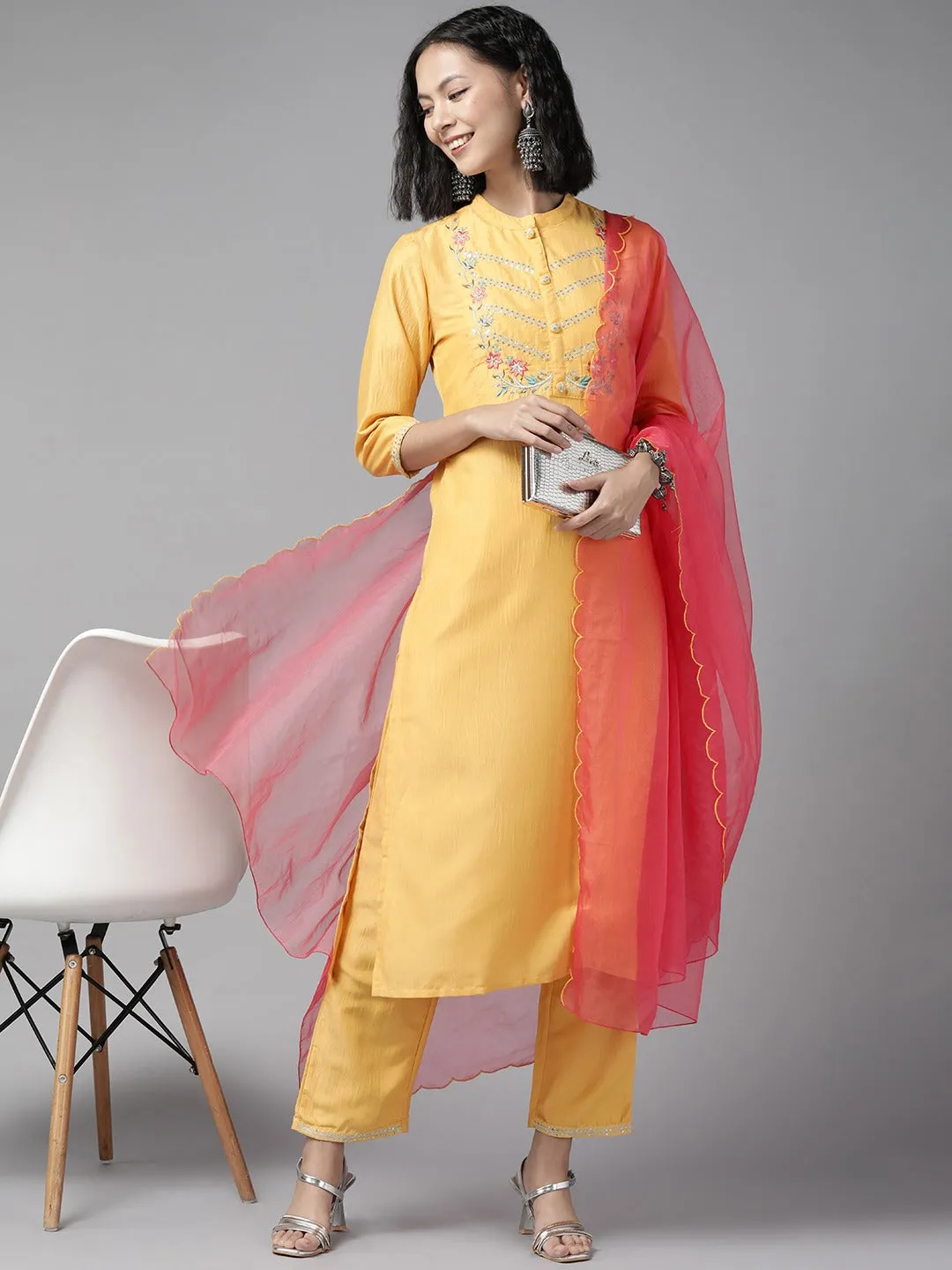 Women Yellow Silk Blend Kurta Set With Dupatta